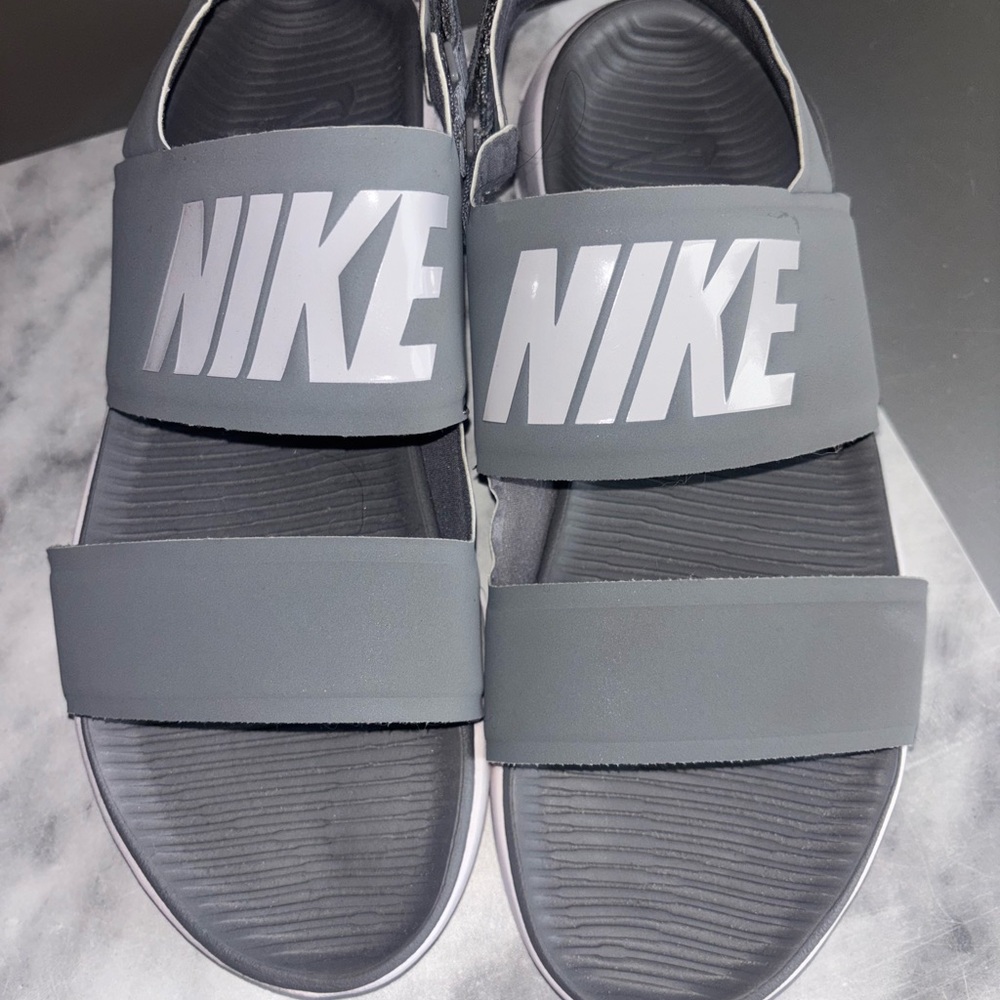 Nike Tanjun Women's Sandals.
